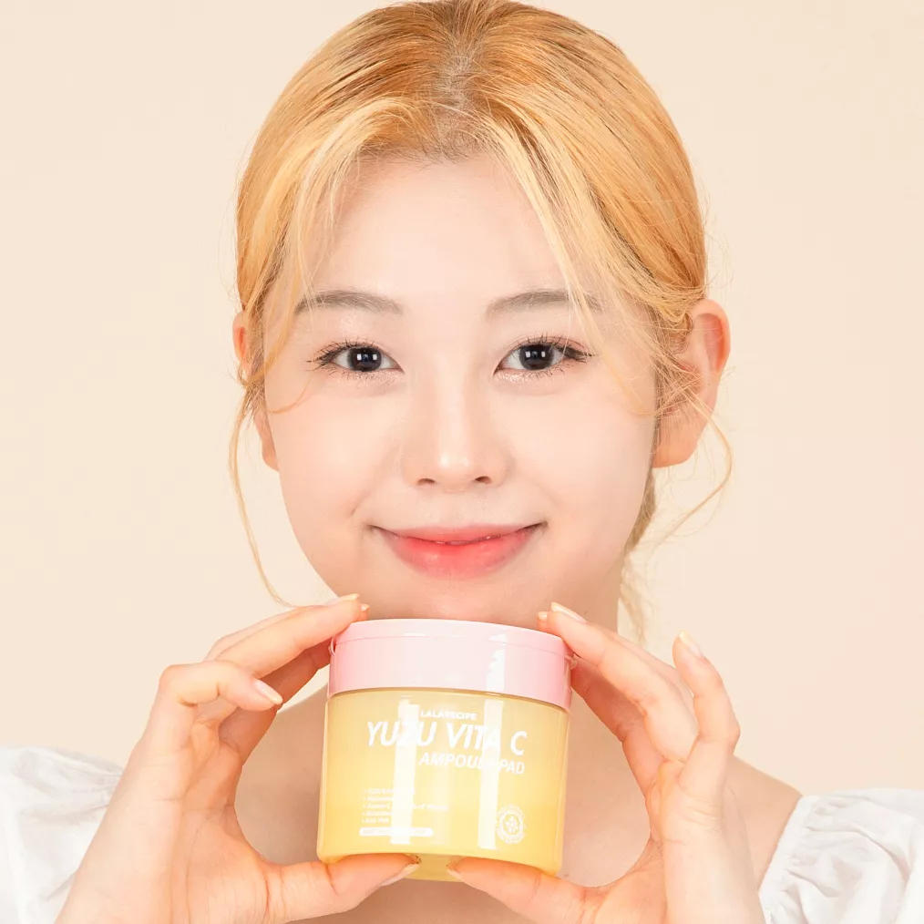 Yuzu Vita C Ampoule Pad and essence detail